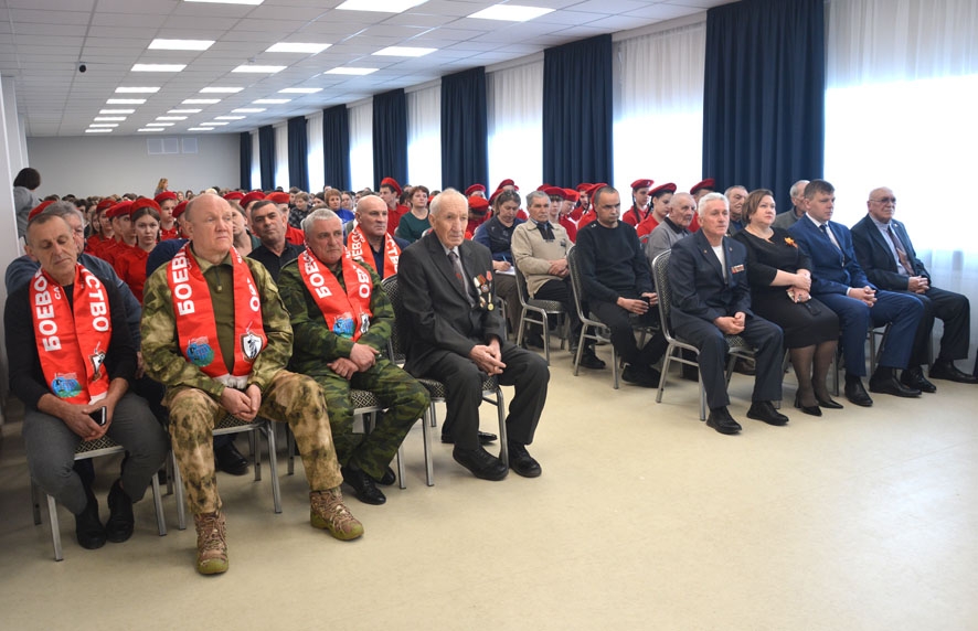 Без боя гибнут до сих пор бойцы твои, комбат!