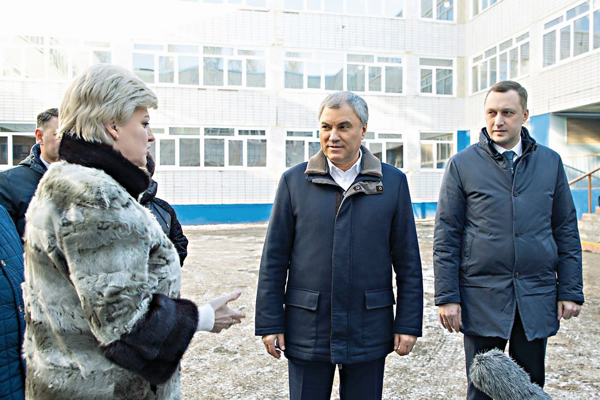 «Звезде» - поликлинику, Энгельсу – дворец