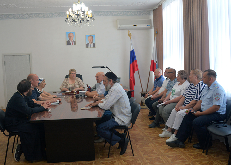 Наталья Трошина пообщалась с лидерами общественного мнения