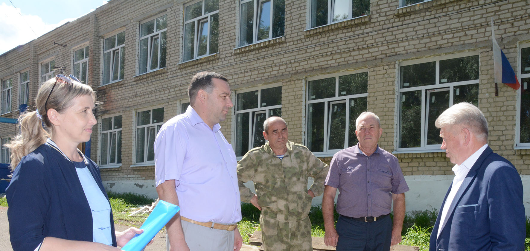 «Остался месяц!»: глава района потребовал ускорить ремонтные работы в Липовской и Яковлевской СОШ