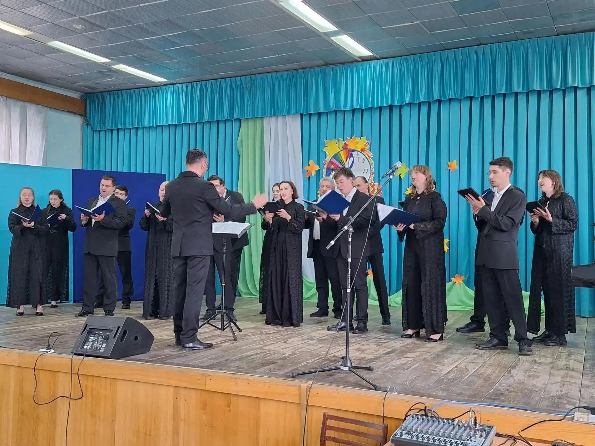 Кто в этот мир попал, навеки счастлив стал…