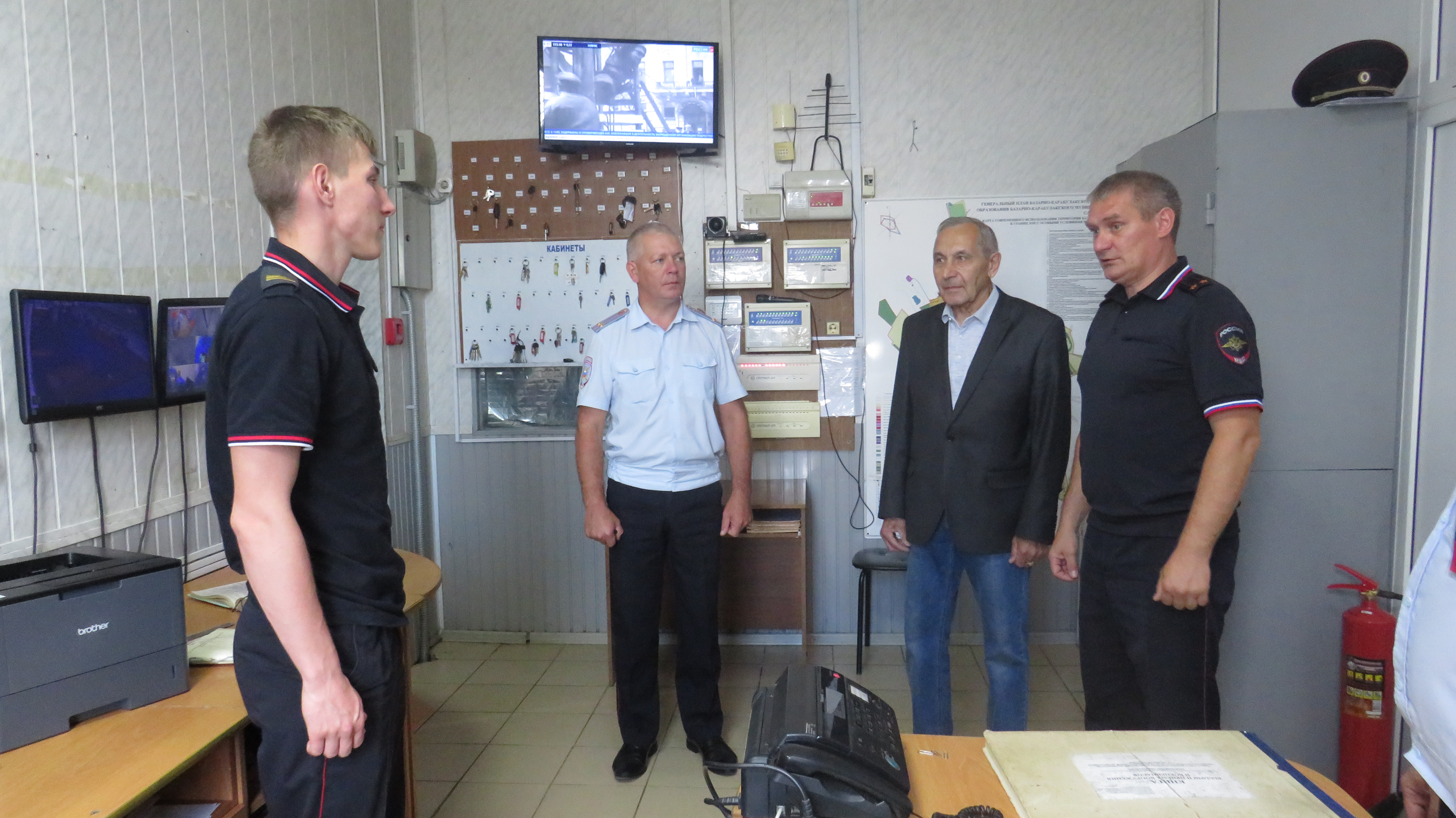 «Гражданский мониторинг»: представитель общественного совета полиции посетил дежурную часть и миграционную службу МО МВД России «Базарно-Карабулакский»