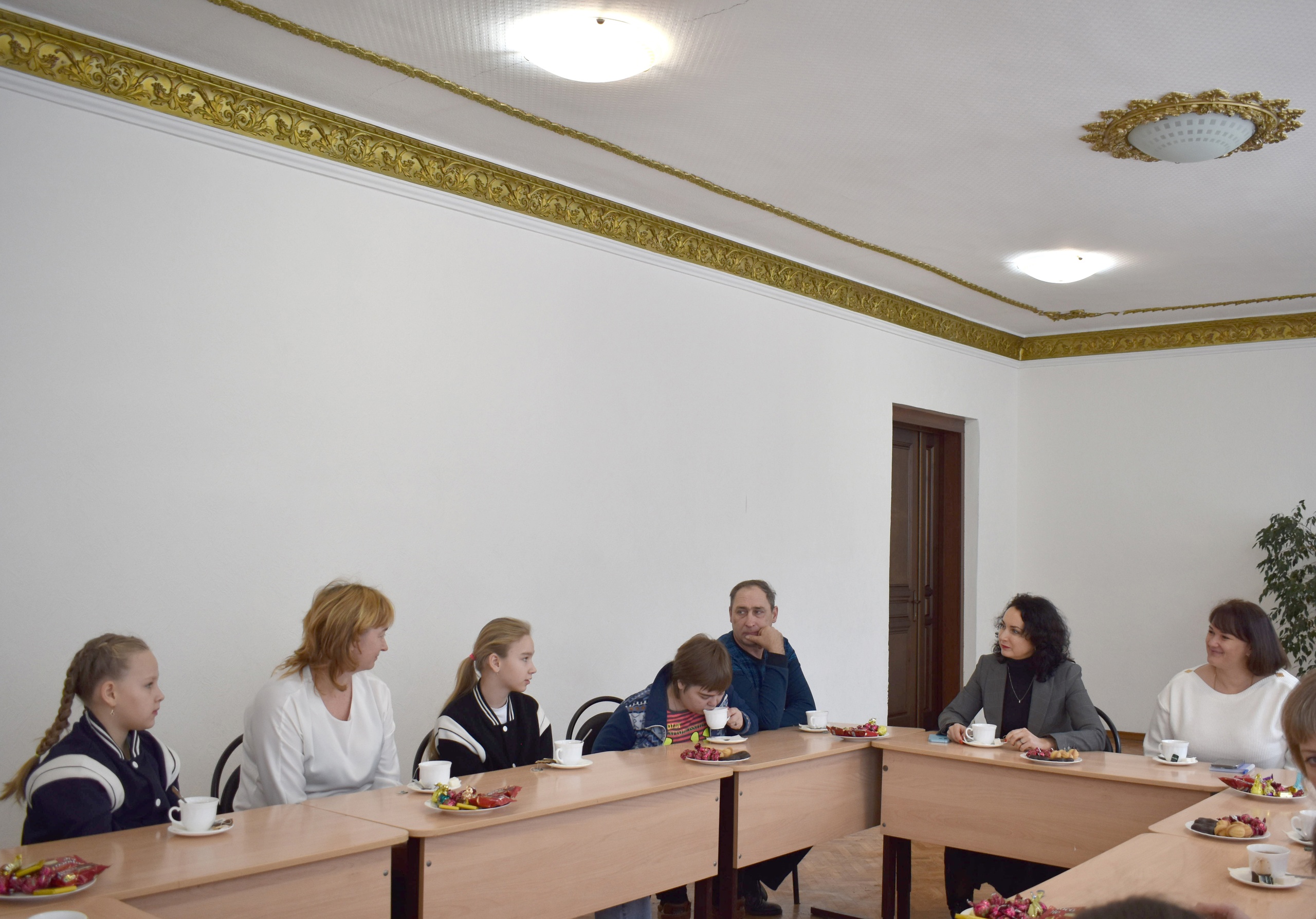 Татьяна Ерохина поздравила с праздником многодетные семьи Базарного Карабулака