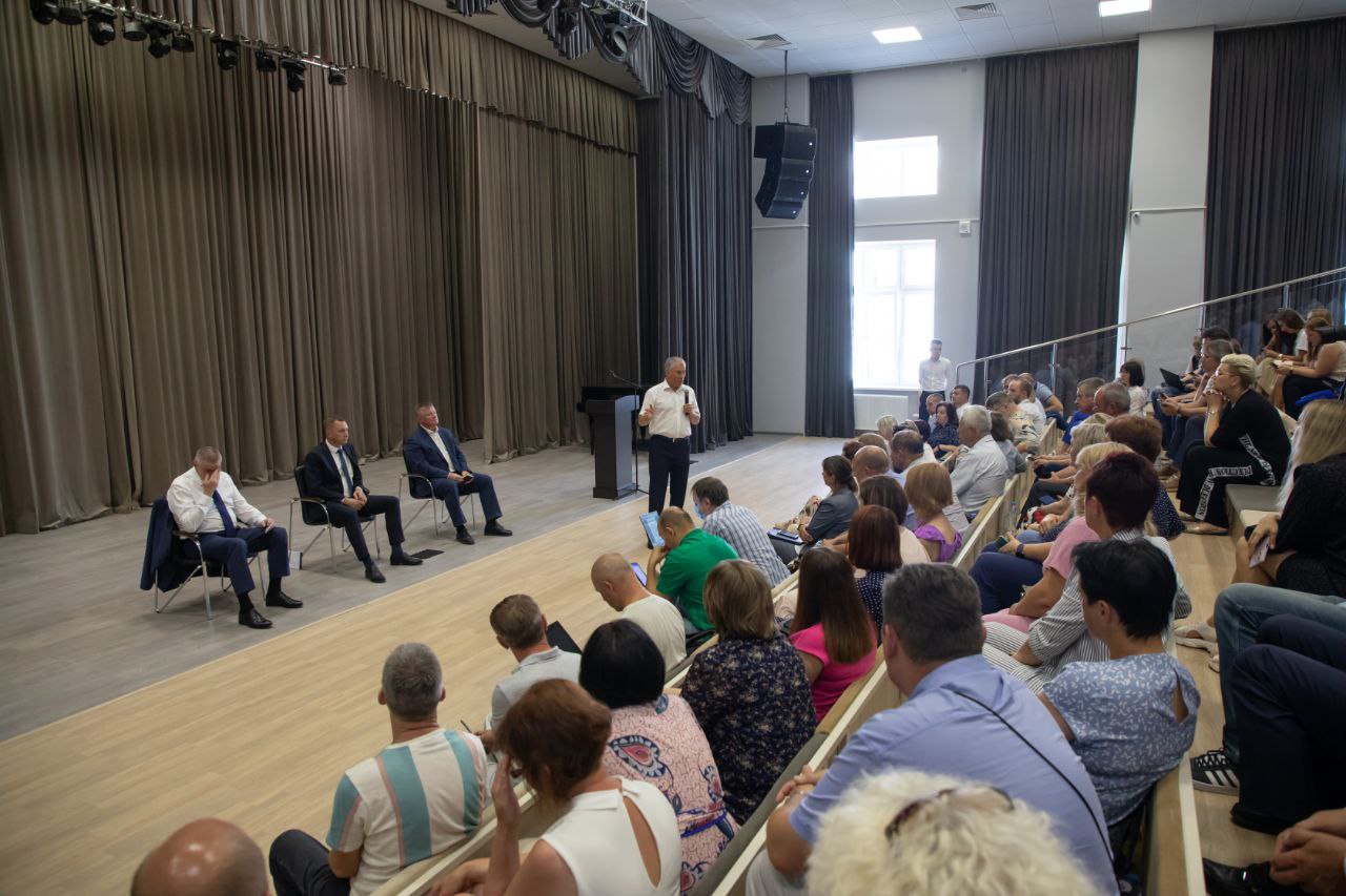 Вячеслав Володин пообщался с редакторами районных газет и представителями саратовских СМИ