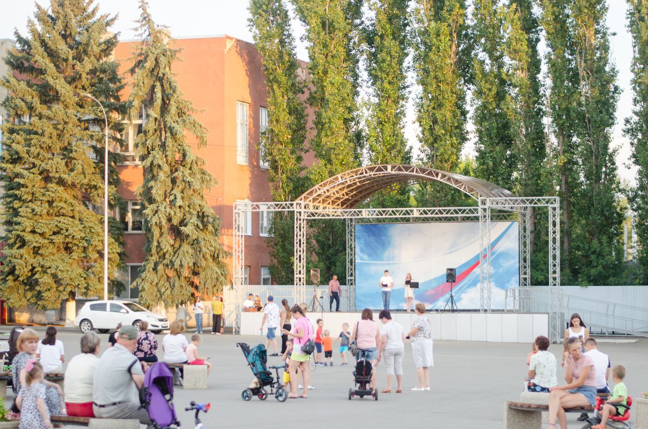 На Преображение на центральной площади Базарного Карабулака угощали яблоками