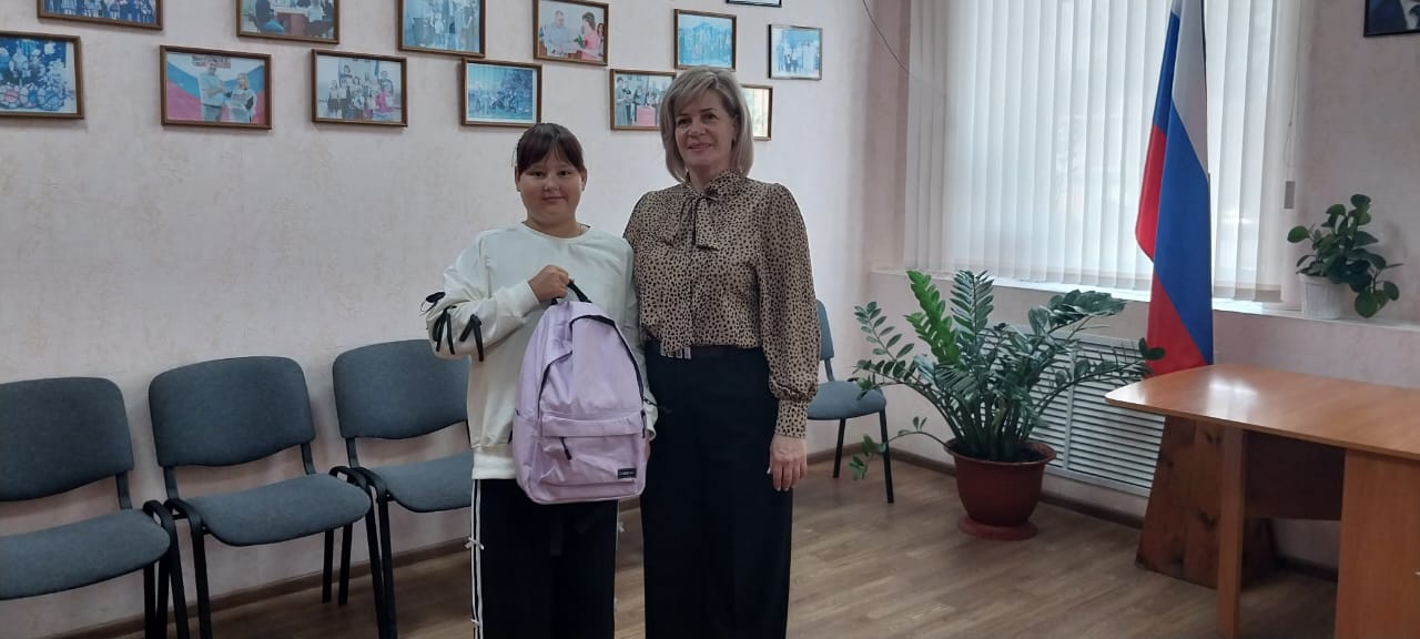 Владимир Хмелев поддержал акцию «Собери ребёнка в школу»