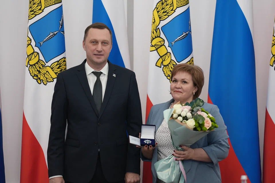 Елена Володина награждена почётным знаком губернатора «За достойное воспитание детей»