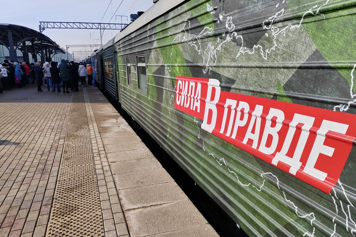 Агитационный поезд Минобороны привез в Саратов трофейный «Брэдли» 
