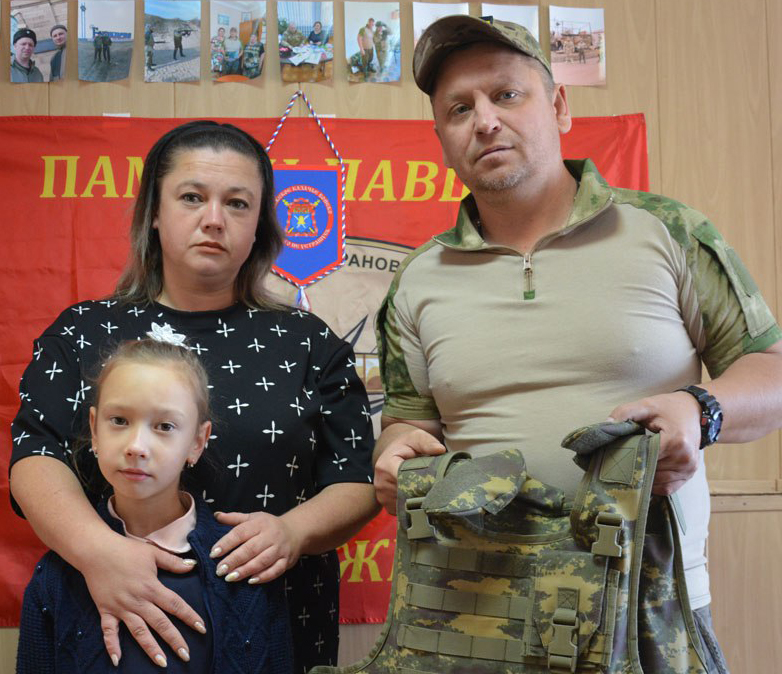 Атаман Базарно-Карабулакского станичного казачьего общества А. А. Петров оказал поддержку земляку, участвующему в специальной военной операции