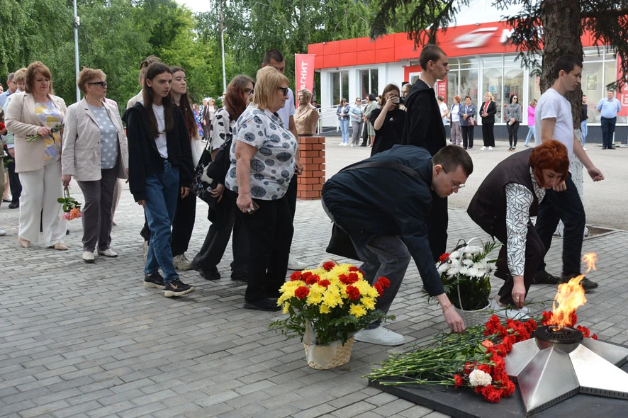 Поклонимся великим тем годам: в Базарном Карабулаке почтили память погибших в годы Великой Отечественной войны